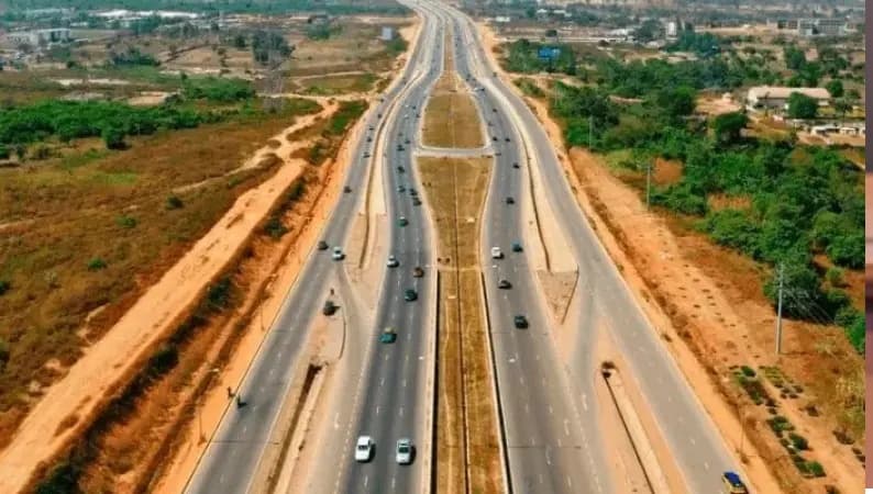Court asked to halt demolition of Okun-Ajah estate for coastal road project