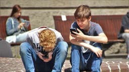 Italy bans cellphone use in high schools during education hours