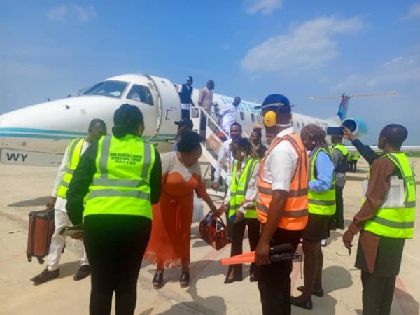 Travellers flood Ebonyi airport as Lagos commercial flight lands safely