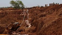 16 die as mine collapses