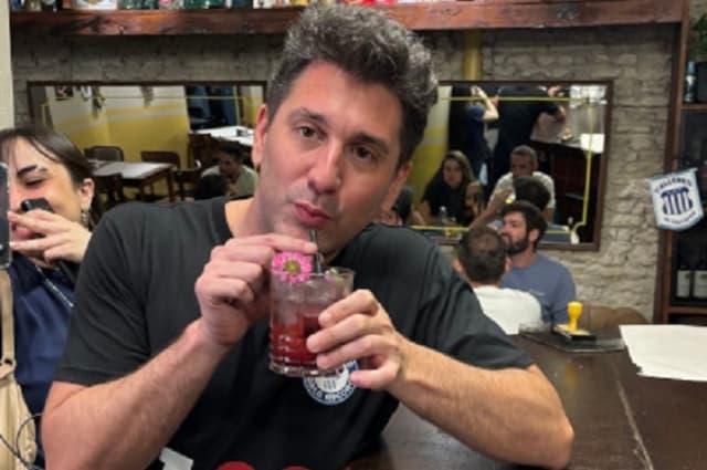 Man set Guinness World Record for visiting 152 pubs in 24 hours