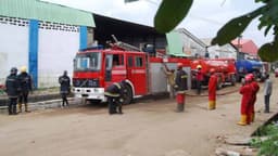 2 die trying to retrieve cell phone from pit latrine