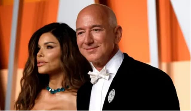Venice protesters claim victory as Bezos changes wedding venue
