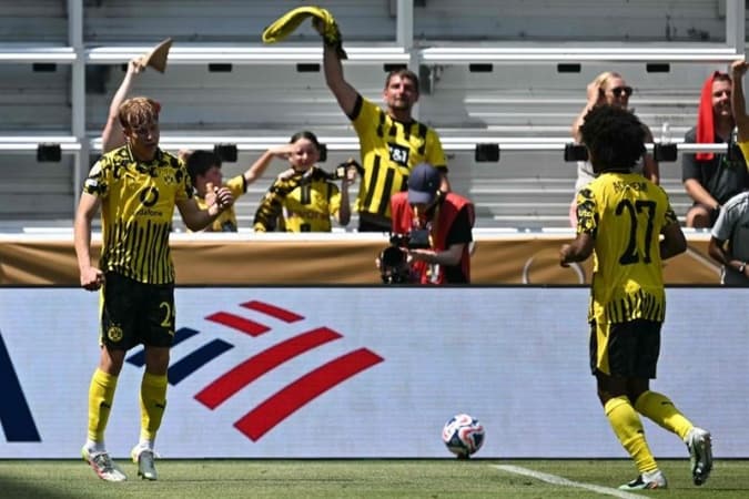 World Club Cup: Dortmund edge out Ulsan to top group