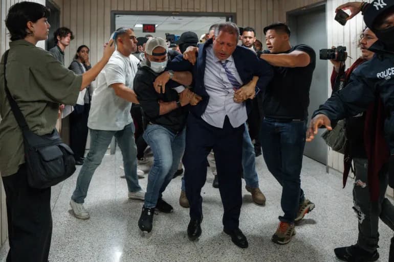 New York City comptroller arrested by ICE agents outside immigration court