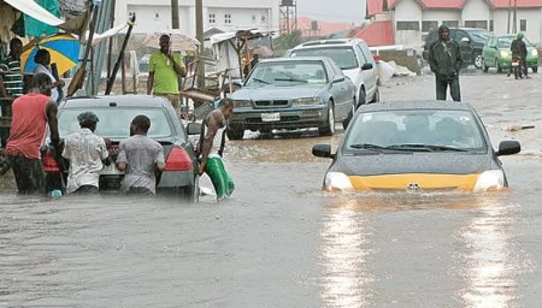 FG issues warning as heavy rainfall threatens 11 states with flooding