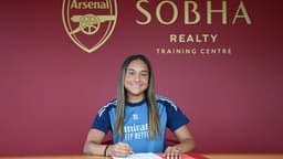 Smith joins Arsenal for world record £1m fee