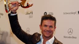 Dare-devil extreme athlete dies in paragliding crash