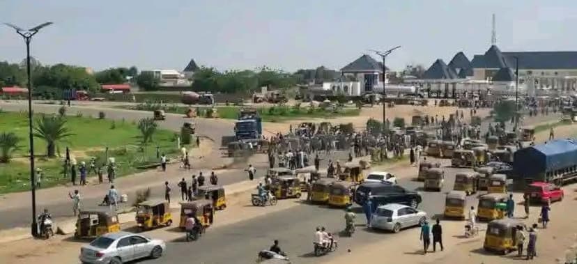 Angry youths block Kano-Zaria road as convoy brushes tricycle