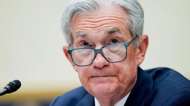 Trump calls on US central bank head to quit immediately