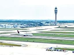Severe weather halts over 400 flights at Atlanta airport