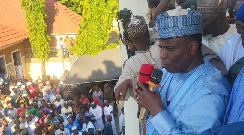 Tambuwal returns to Sokoto, declares war on APC