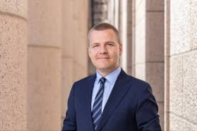 Finnish politician dies in parliament