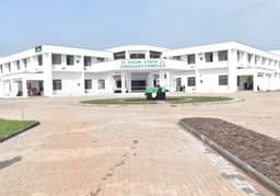 ?Police taking sides with notorious land grabbers? ? Brothers allege as they storm court to seek redress