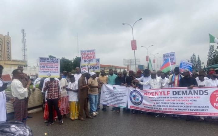 BREAKING: Niger Delta youths barricade NNPCL Towers