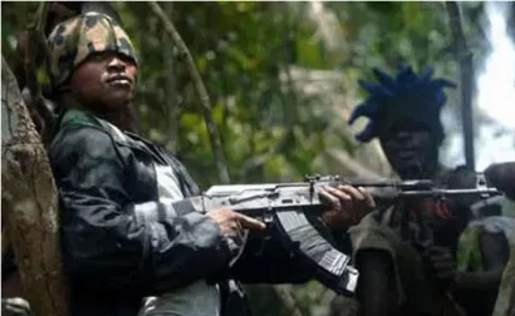Gunmen shoot policeman dead in Delta