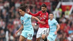 Fernandes injury-time penalty gives Man Utd victory over Burnley