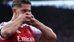 Gyokeres scores twice as Arsenal crush Leeds