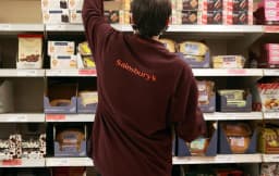 Britain facing ?youth unemployment crisis? as shops freeze hiring