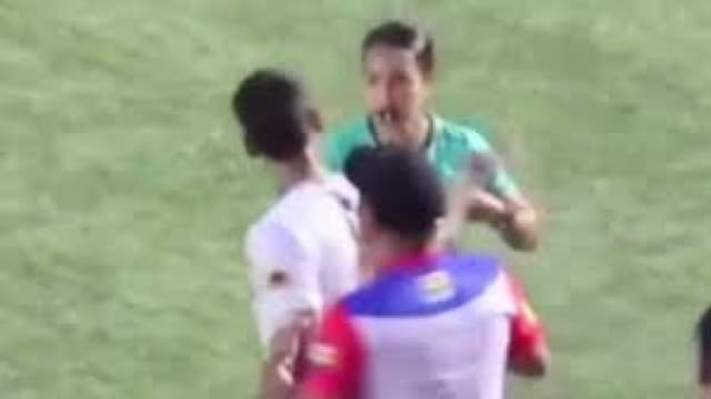 Colombian footballer slaps female referee after red card