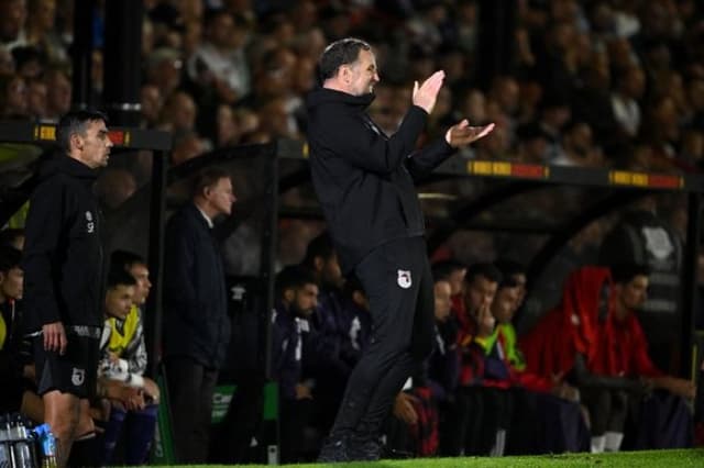 Grimsby Town boss responds to Man United Carabao Cup replay calls - 'Nobody can' 