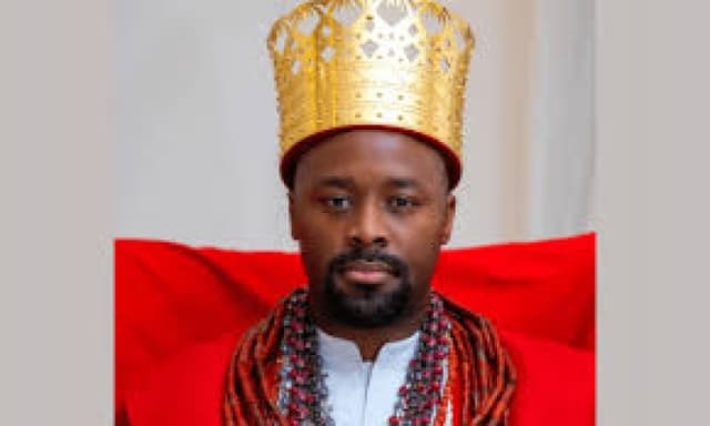 Olu of Warri rescues stranded Itsekiri PAP graduates