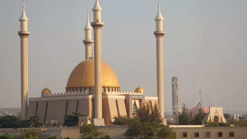 Gunmen storm Oyo mosque, whisk away worshipper