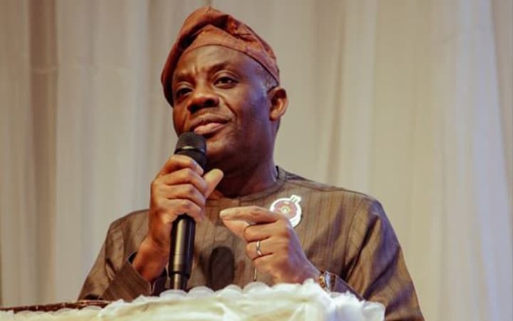 FG inaugurates councils, officers of 4 varsities
