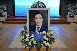 Late Singapore tycoon’s fortune makes six grandchildren billionaires
