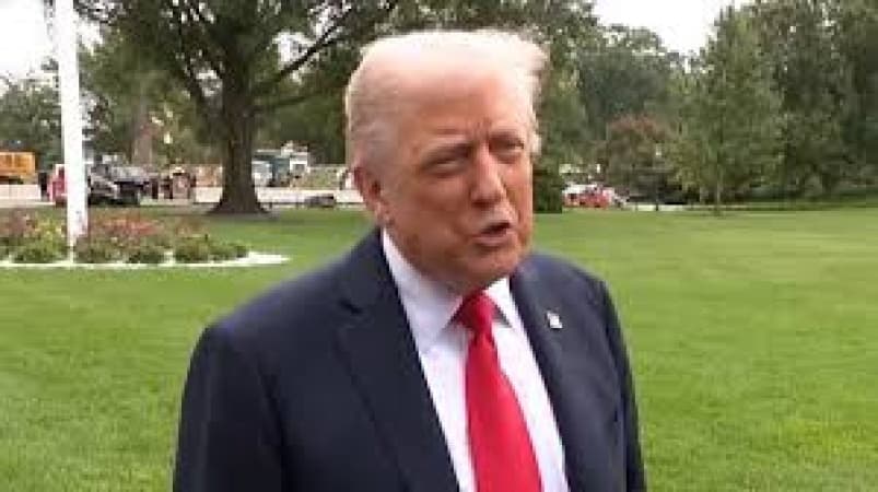 Trump clashes with Australian journalist over business deals in office