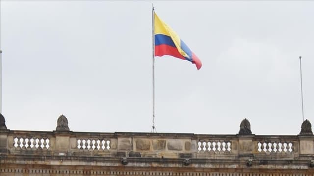 Colombia opens peace talks with country’s largest criminal organization