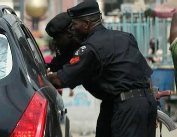 Police to impound vehicles with unauthorised govt official, NANS number plates