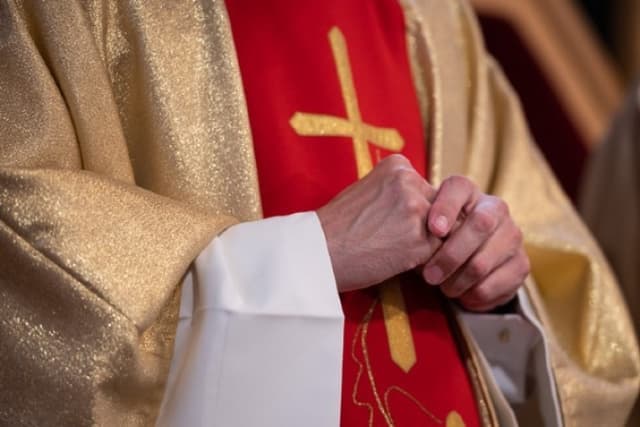 Petition: Stop blocking abuse claims, Catholic Church told