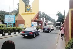 Bedlam at UNILAG gate