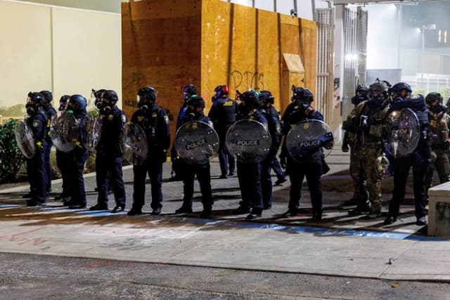 Trump orders deployment of troops to Portland and authorises ‘full force’