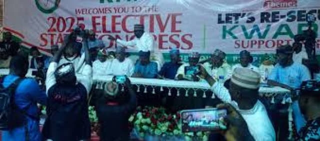 Drama as APC chieftain storms PDP Convention