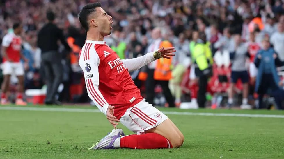 Martinelli snatches Arsenal late draw against Man City