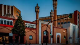 Minister 'appalled' women banned from Muslim run
