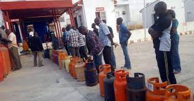 Households suffer as cooking gas shortage worsens, rises to N25,000