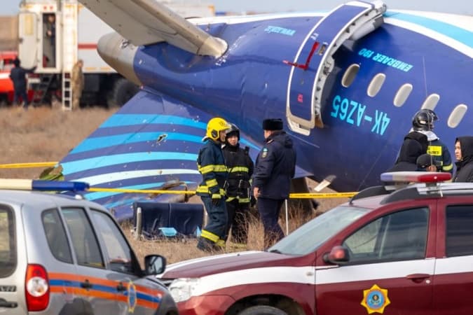 Putin says Russian air defenses responsible for Azerbaijani jet’s crash last year, killing 38