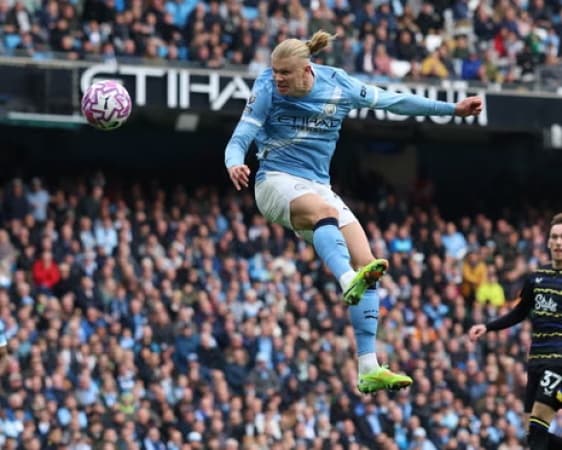 Haaland scores again as Man City see off Everton to go top