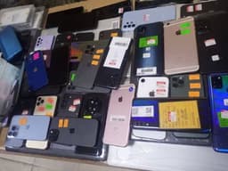 Police recover 75 stolen phones, others in Lagos