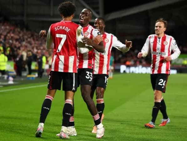 Brentford hand Liverpool fourth straight league loss