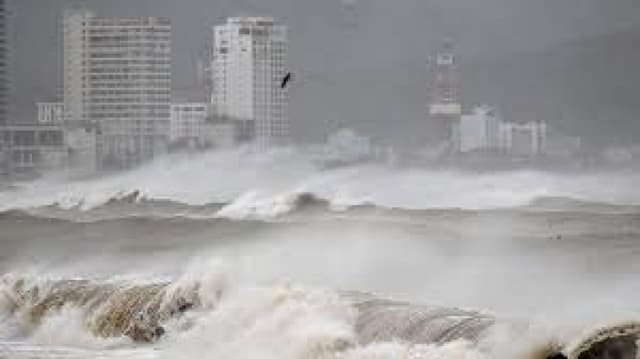 Typhoon heads for Vietnam after 114 killed in the Philippines