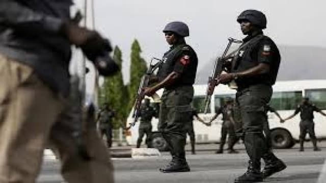 Police arrest five suspected bandits, recover N2m, cache of arms
