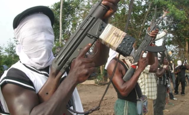 Gunmen shoot driver, abduct passengers in Benue