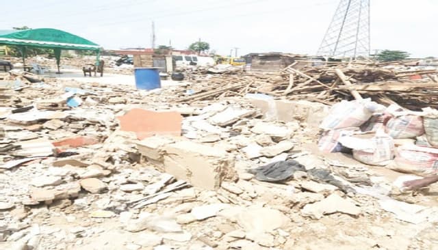 Midnight demolition leaves Lagos residents homeless