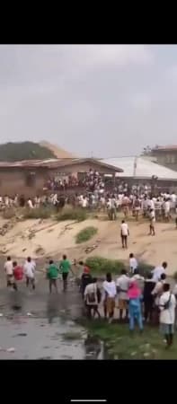 Oyo school children caught in violent street fight