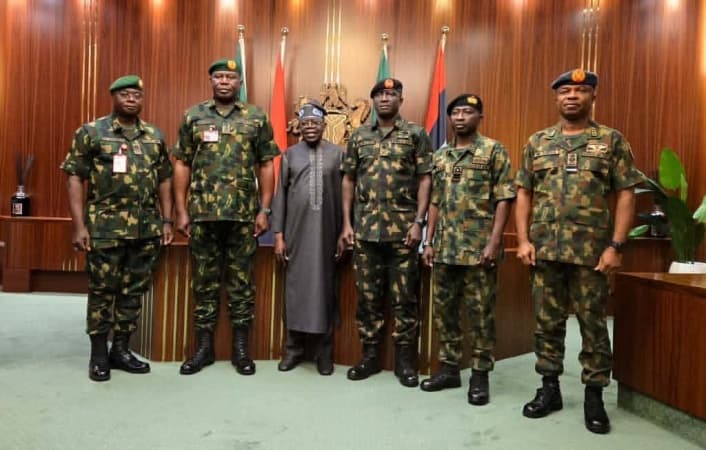 Tinubu meets with service chiefs in Aso Rock