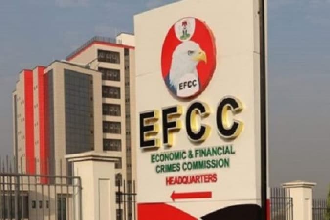 EFCC hands over N96.5m to victims of ponzi scheme in Enugu